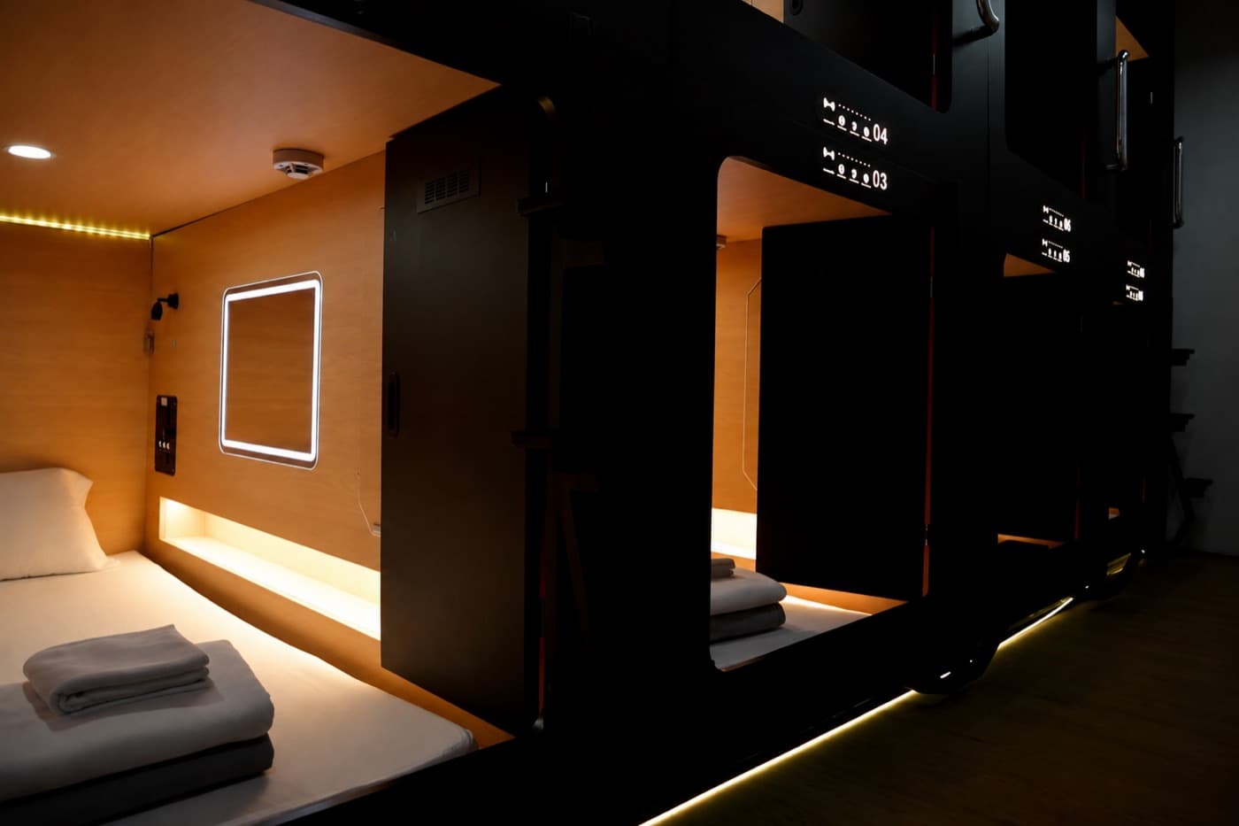 Ownly capsule floor, view 6